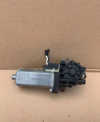 Mercedes-Benz GLK (X204) Seat adjustment motor 82041898-4 0390203002