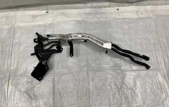 Land Rover Discovery 5 Electric car engine cooling hoses/pipes M8D2-8D274-AB