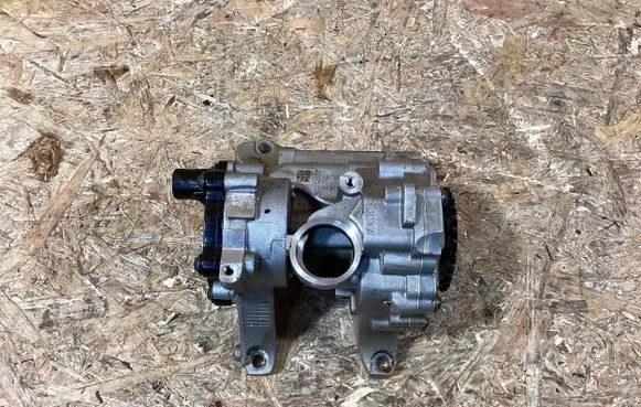 BMW 3 F30 F35 F31 Oil pump 11417624135 8600425 70550809