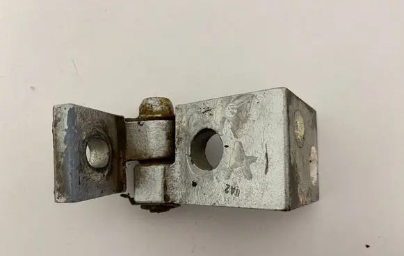 Volkswagen Polo III 6N 6N2 6NF Rear door lower hinge