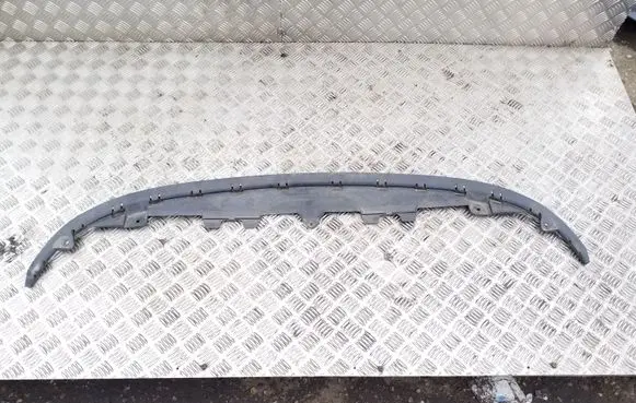 Front bumper lip