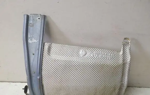 Mercedes-Benz C W204 Exhaust heat shield A2046800122