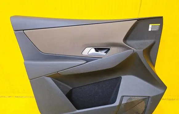 Citroen DS7 Crossback Front door card panel trim 1945928X FM528290