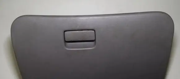 Nissan Almera N16 Glove box