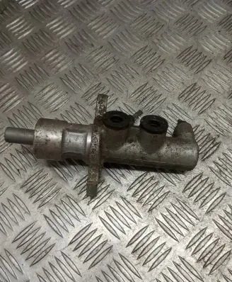 Hyundai Sonata Master brake cylinder