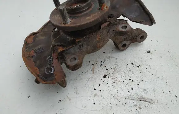 Toyota Corolla E120 E130 Front wheel hub