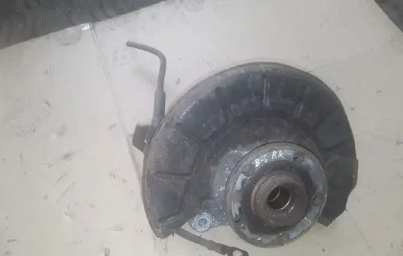 Volkswagen PASSAT B6 Front wheel hub NOCODE