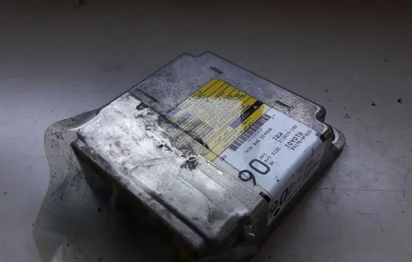 Toyota Corolla Verso E121 Airbag control unit/module 891700F022