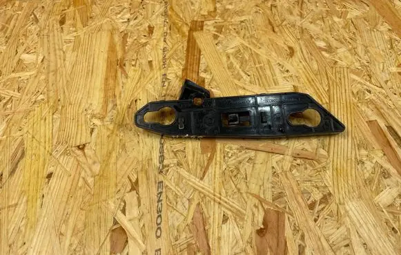 Peugeot 308 Front bumper mounting bracket AA36136493