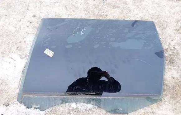 Volvo XC70 Rear door window glass as3