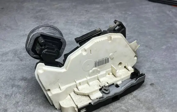 KIA Optima Rear glass lock/latch X217 5K4839016H
