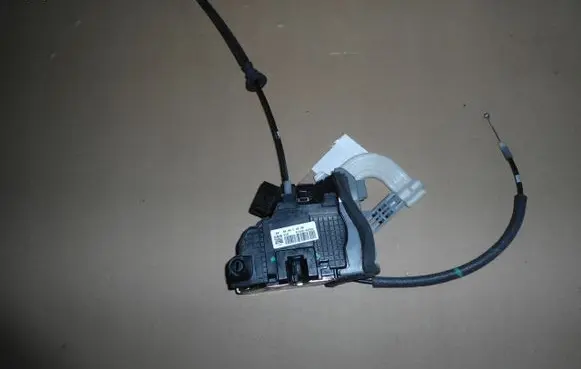 KIA Carens III Sliding door lock 81420-A4030