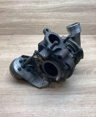 Toyota Avensis T250 Turbo 172010R040 0606210052