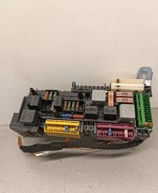 Mercedes-Benz E A207 Fuse module 016706581 KL30