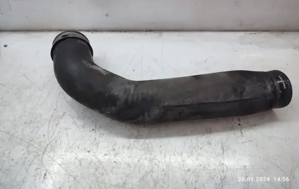 Jeep Grand Cherokee (WK) Intercooler hose/pipe 55037961AA