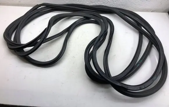 Audi A8 S8 D4 4H Rubber seal loading door 4H4833721
