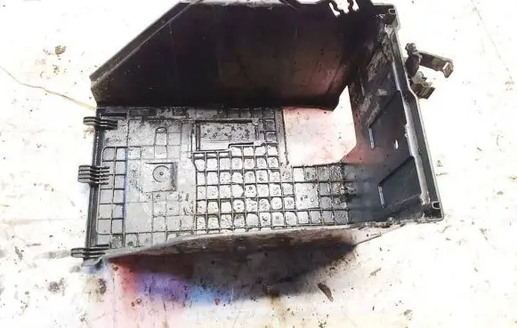 Peugeot Partner Battery box tray 9663615580