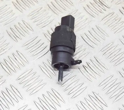 Audi A7 S7 4G Windscreen/windshield washer pump 8K5955647