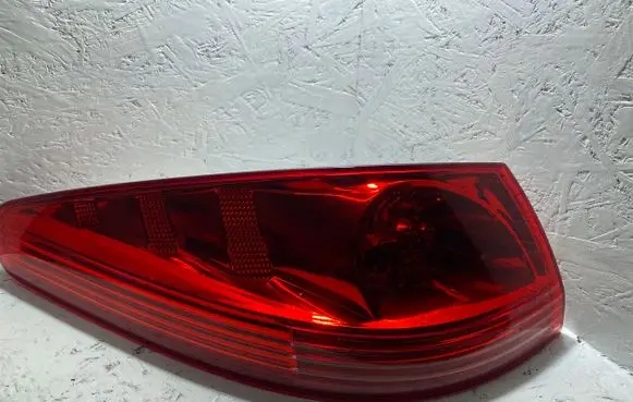 Peugeot 607 Rear/tail lights 2587G