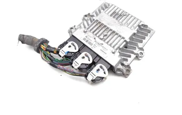 Volvo V50 Engine control unit/module 31211071AA 5WS40562A