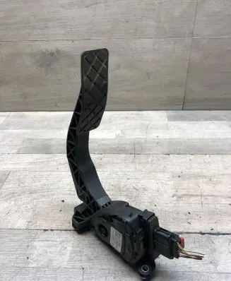 Audi A6 C7 Accelerator throttle pedal 8K1723523A 6PV00950521 10042012