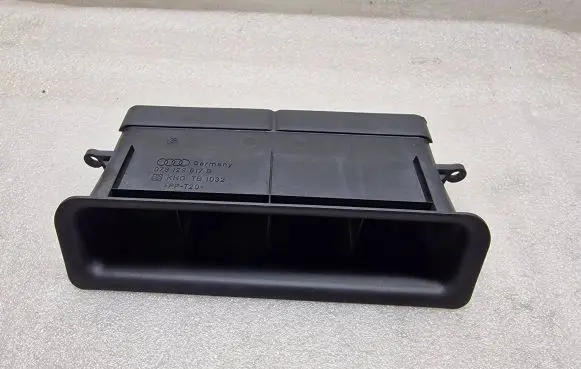 Audi A6 S6 C5 4B Air intake duct part 078129617B