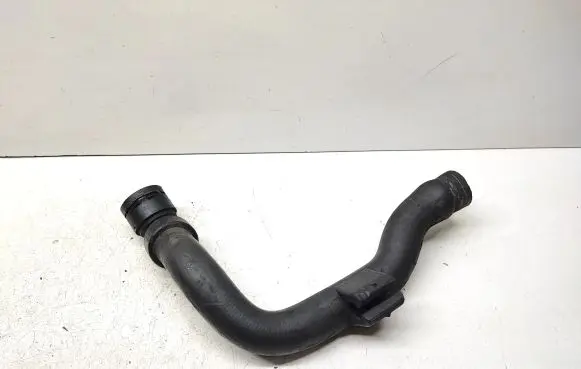 Volkswagen PASSAT B5.5 Engine coolant pipe/hose