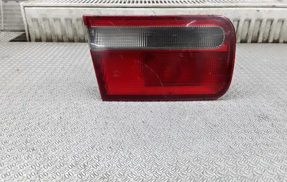 Tailgate rear/tail lights
