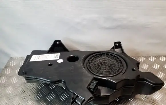 Audi A3 S3 8P Subwoofer speaker 8P3035382 7606500216