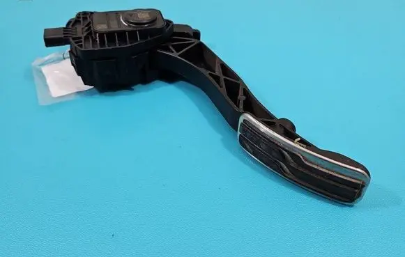Ford Fusion II Accelerator throttle pedal DG9C-9F836-CA IMPRK1480559