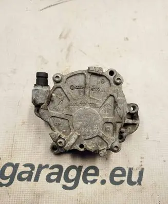 Volkswagen PASSAT B6 Vacuum pump 03L145100