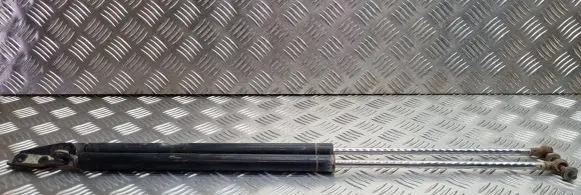Subaru Forester SF Tailgate strut 