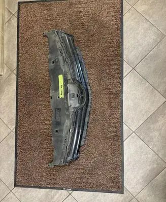 Front bumper splitter molding