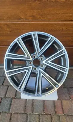 Audi A1 R17 alloy rim 82A601025E