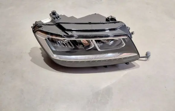 Volkswagen Tiguan Headlight/headlamp 5NB941036B