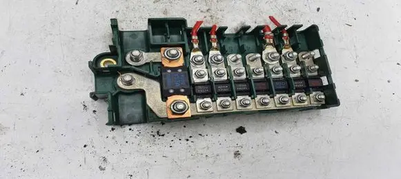 BMW 5 E39 Fuse module 61138367768