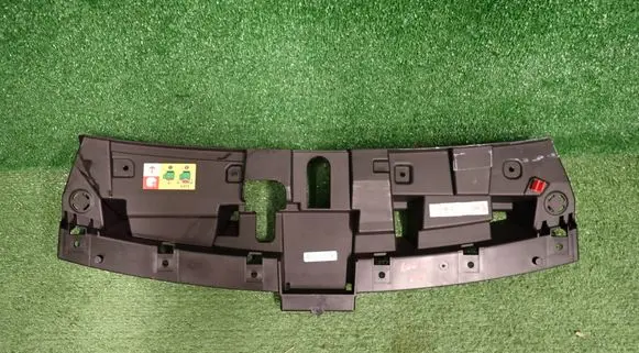 Fiat 600 Engine bonnet/hood lock trim molding 735772631