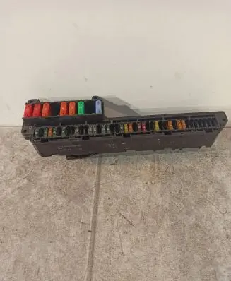 BMW 5 E60 E61 Fuse module 6957330