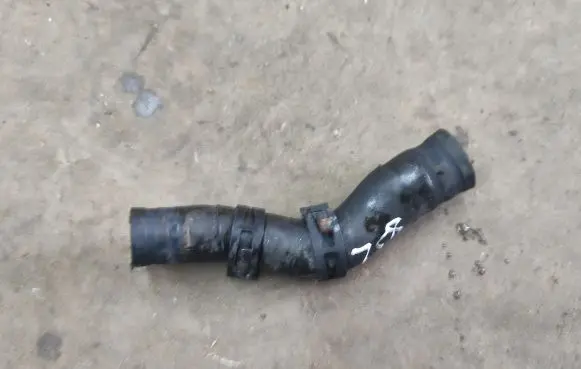 Volkswagen Jetta VI Engine coolant pipe/hose