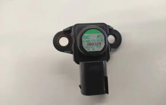 Mercedes-Benz Vito Viano W639 Air pressure sensor A0051535028