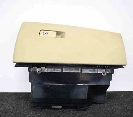 Volvo V70 Glove box 3067627839891976