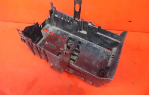 Chevrolet Orlando Battery box tray 13354419