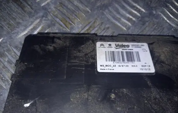 Peugeot 508 Fan control module 9665961480