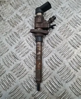 Fuel injector