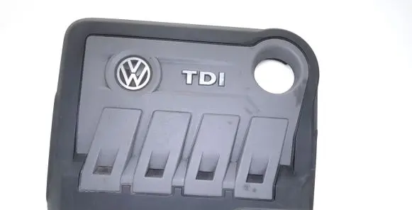 Volkswagen PASSAT B6 Engine cover (trim) 03L103925