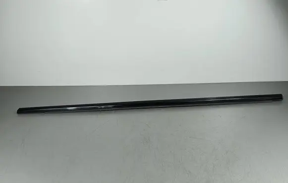 Jeep Grand Cherokee WL Front door glass trim molding 