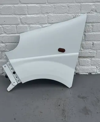 Opel Vivaro Fender