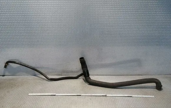 Coolant pipe/hose
