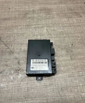 Mercedes-Benz A W169 Fuse module A1695452032 5DS00876900