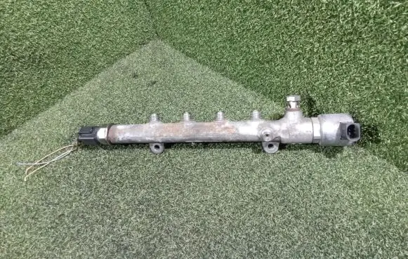 Mercedes-Benz E W212 Fuel main line pipe A6510700495 9307Z521A 8111309